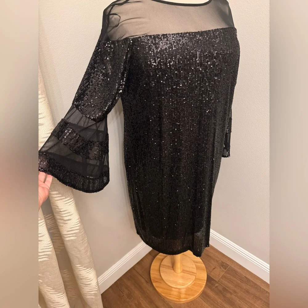Plus Sequin Dress 🖤 - Picture 5 of 9